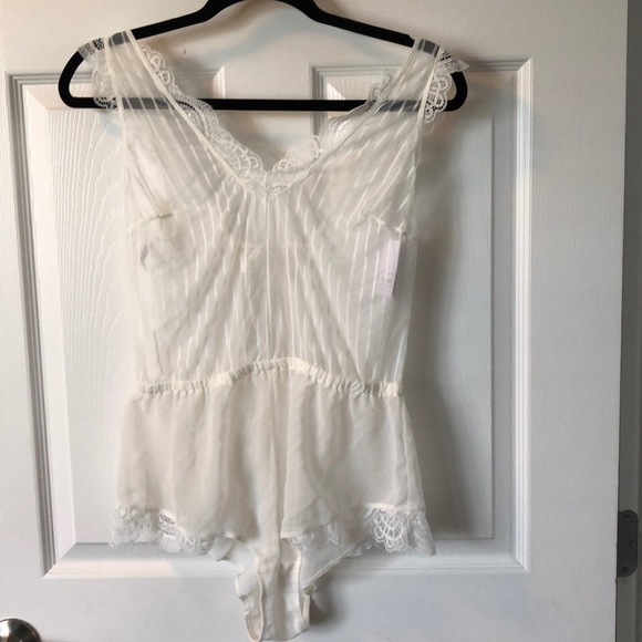 Woman’s Intimates - Picture 1 of 8